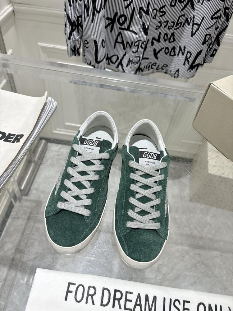 قولدن قوز Sneakers