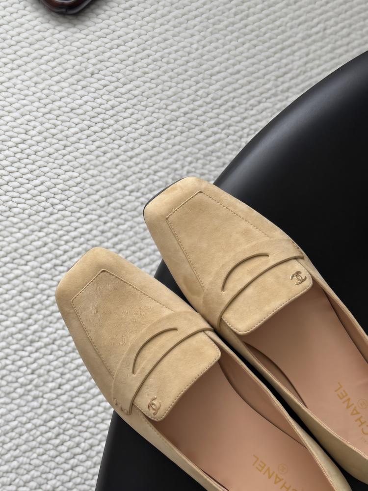شانيل Loafers
