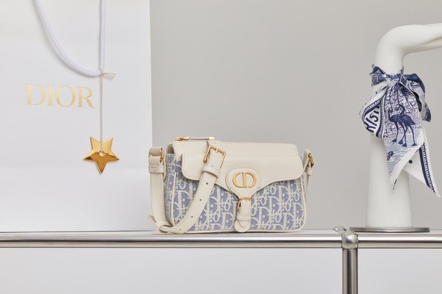 ديور  Montaigne Pocket