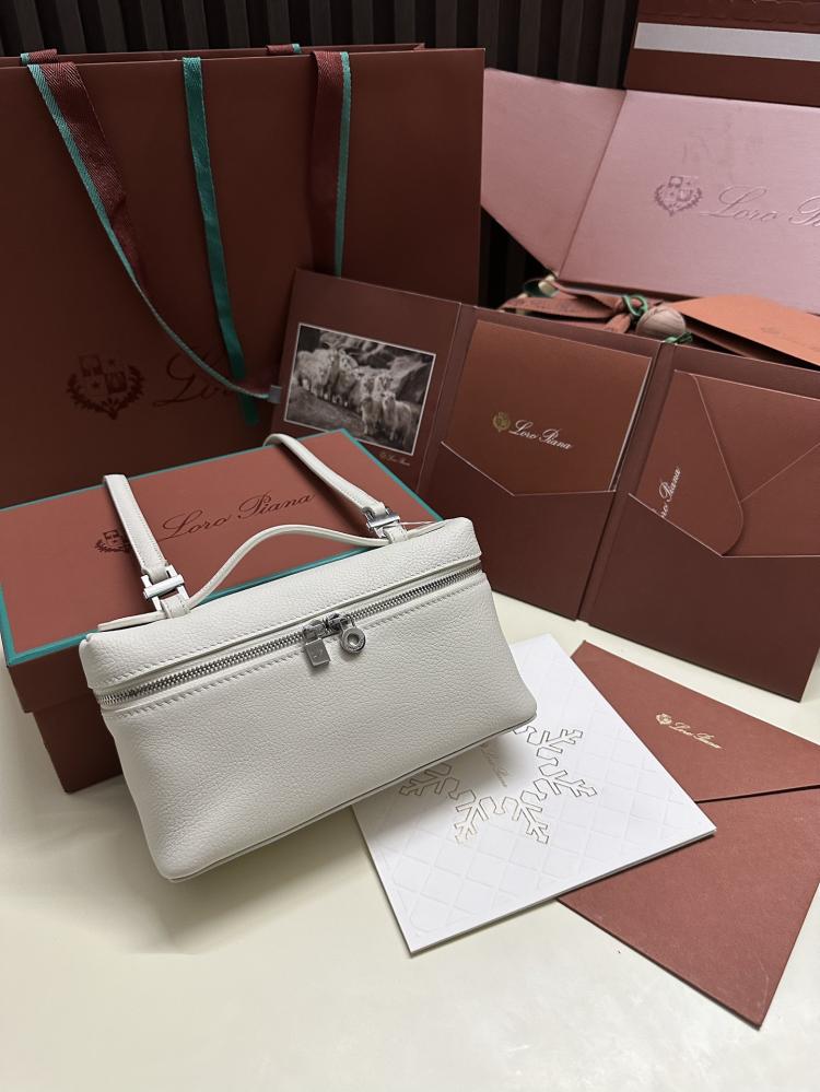 لورو بيانا Extra bag L19