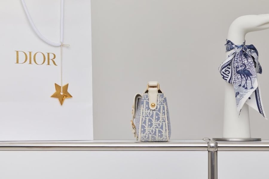 ديور  Montaigne Pocket