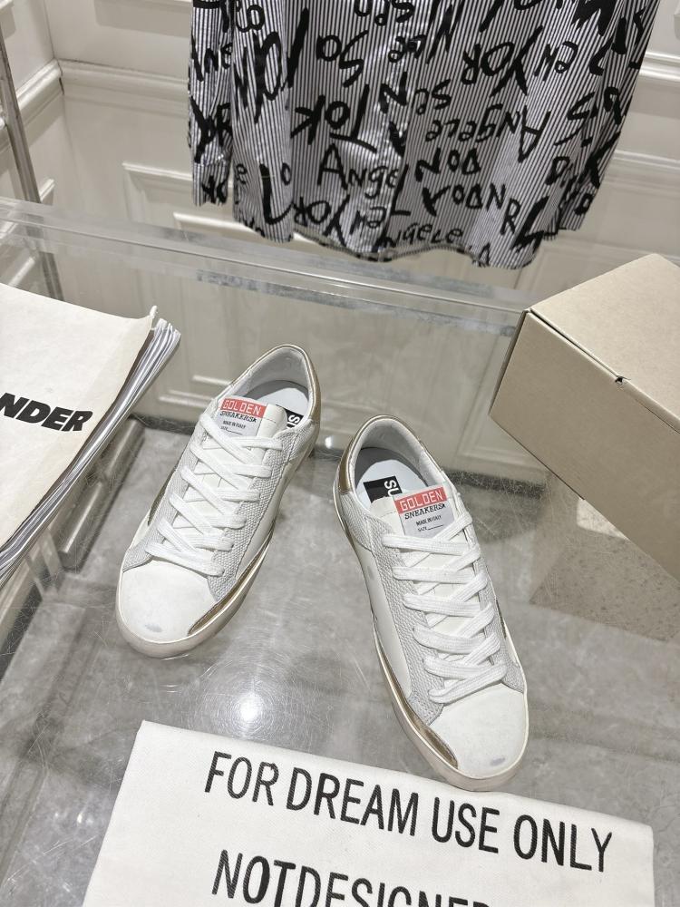 قولدن قوز Sneakers