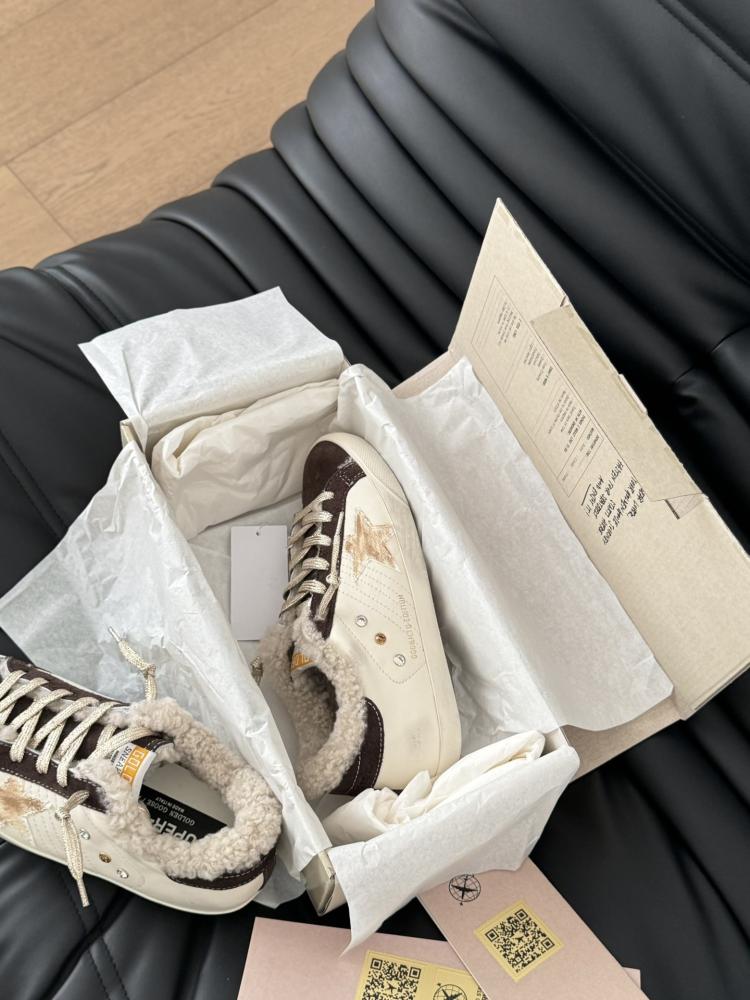 قولدن قوز Sneakers