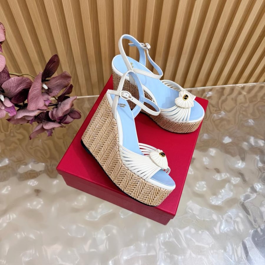 فالنتينو Wedge