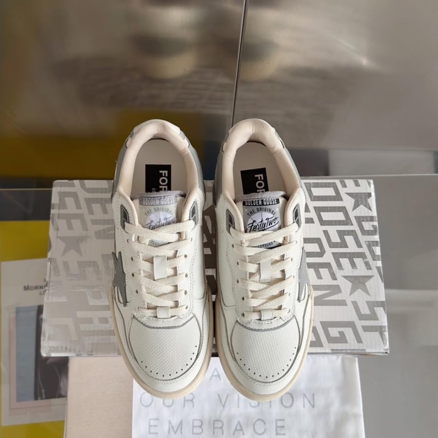 قولدن قوز Sneakers