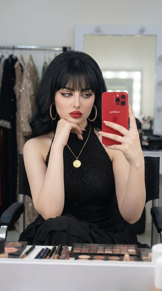 فستان سهرة أسود من الدانتيل