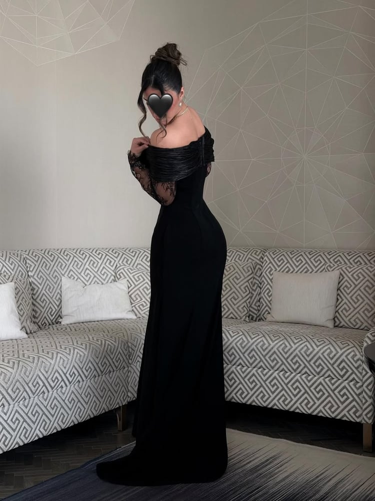 فستان سهرة طويل باللون الأسود