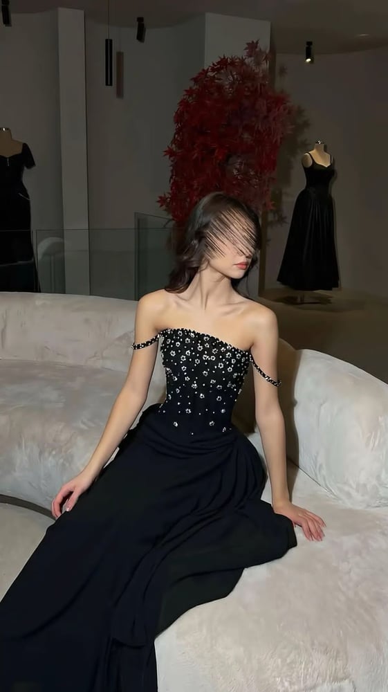 فستان سهره مزين بفصوص كريستال راقيه - متجر فارا