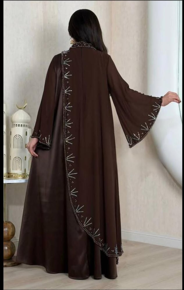 جلابية أنيقة بخامة فاخرة