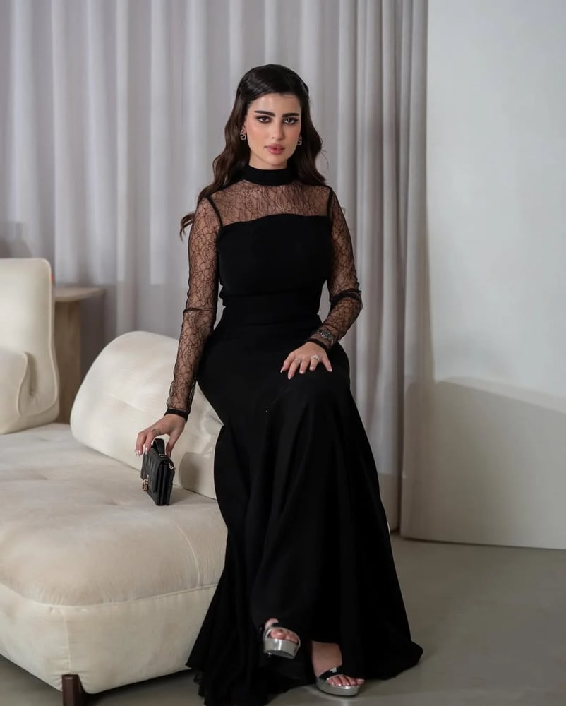 فستان سهرة أسود طويل