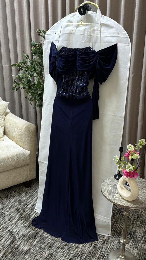 فستان سهرة أسود فاخر