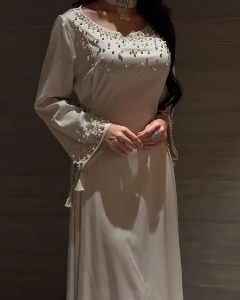فستان سهرة طويل وناعم
