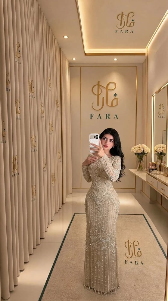 فستان سهرة فاخر باللون البيج (النيود