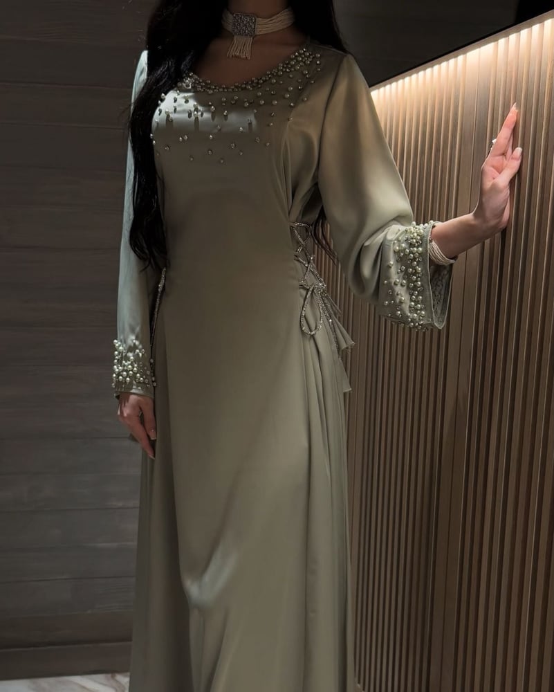 فستان سهرة طويل وناعم