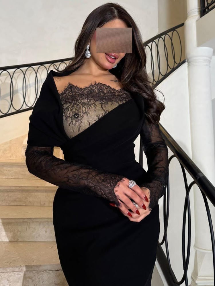 فستان سهرة مخملي أسود أنيق وطويل