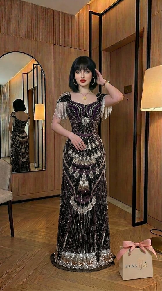 فستان سهرة فاخر باللون الأسود