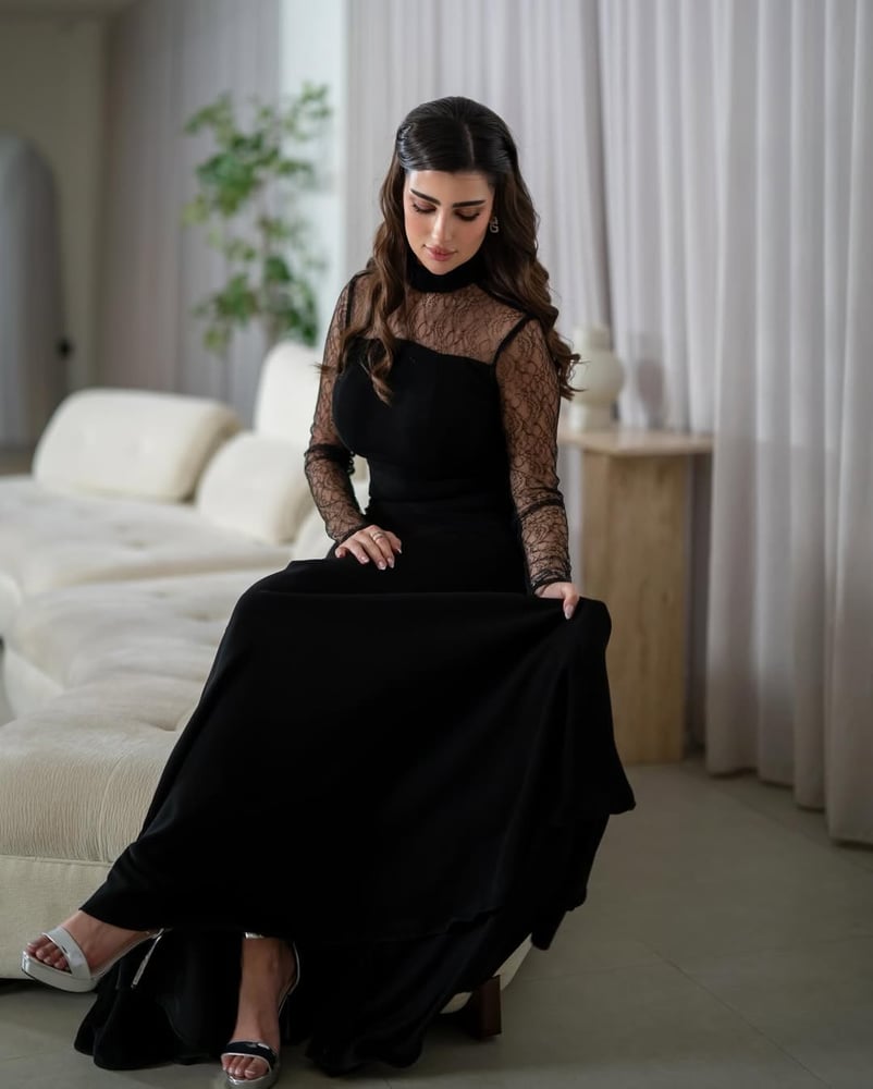 فستان سهرة أسود طويل