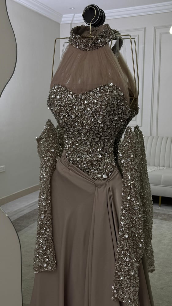 فستان سهرة فاخر حرير بخرز