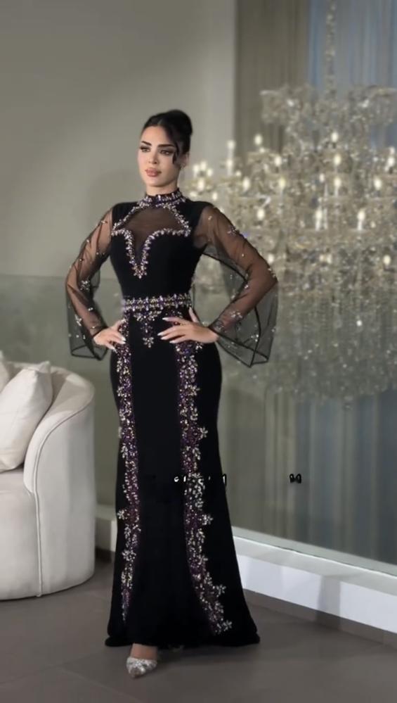 فستان سهرة أسود أنيق وطويل