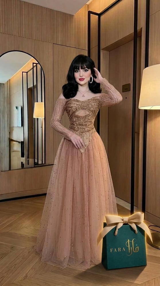 فستان سهرة سهرة طويل من التل