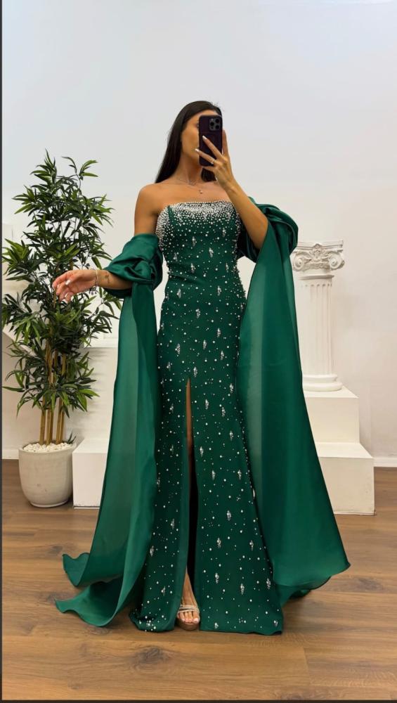 فستان سهرة مخمل بتطريز كريستال