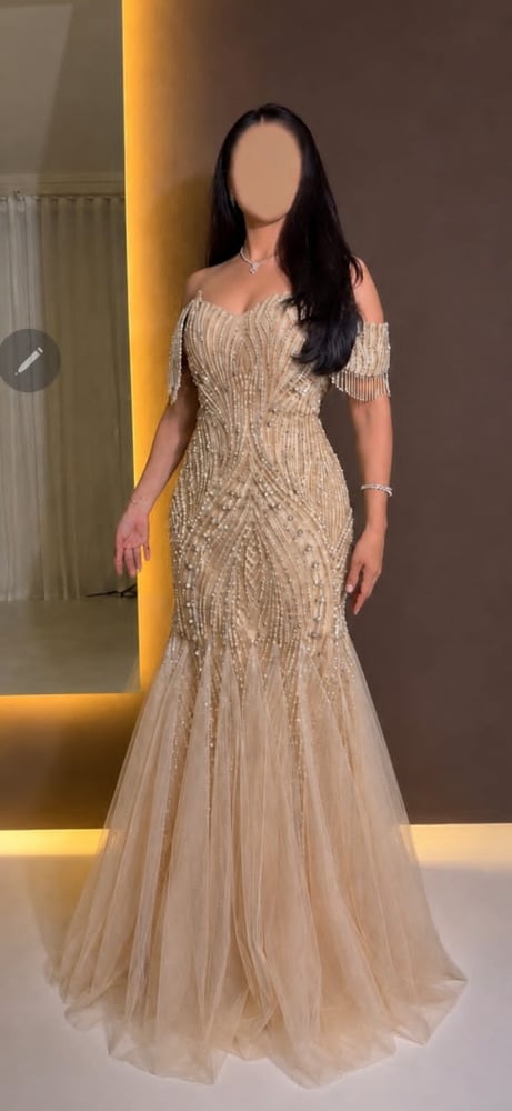 فستان سهرة فاخر بتصميم حورية البحر