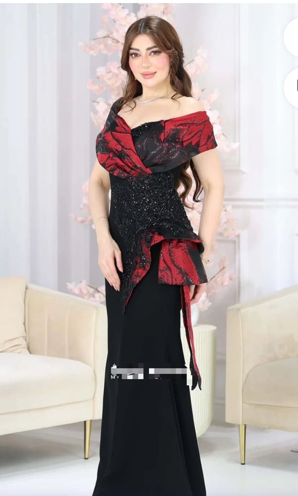 فستان سهرة طويل باللون الأسود