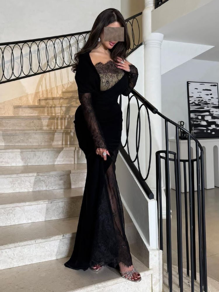 فستان سهرة مخملي أسود أنيق وطويل