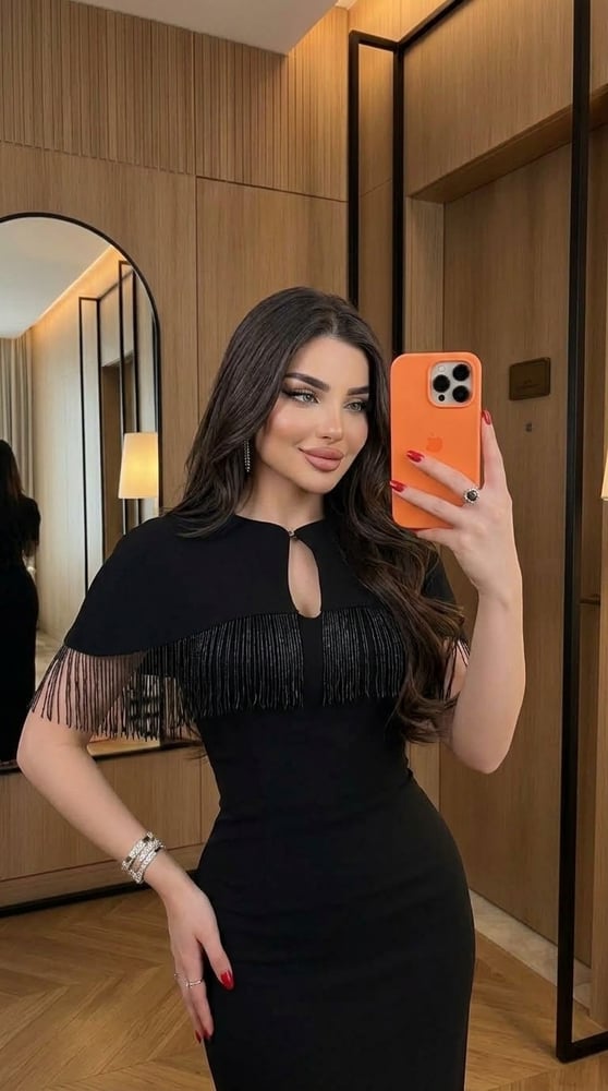 فستان سهرة أسود فاخر