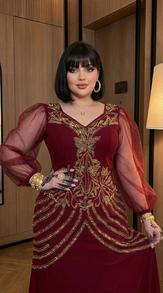 فستان سهرة ملكي فاخر بلون عنابي