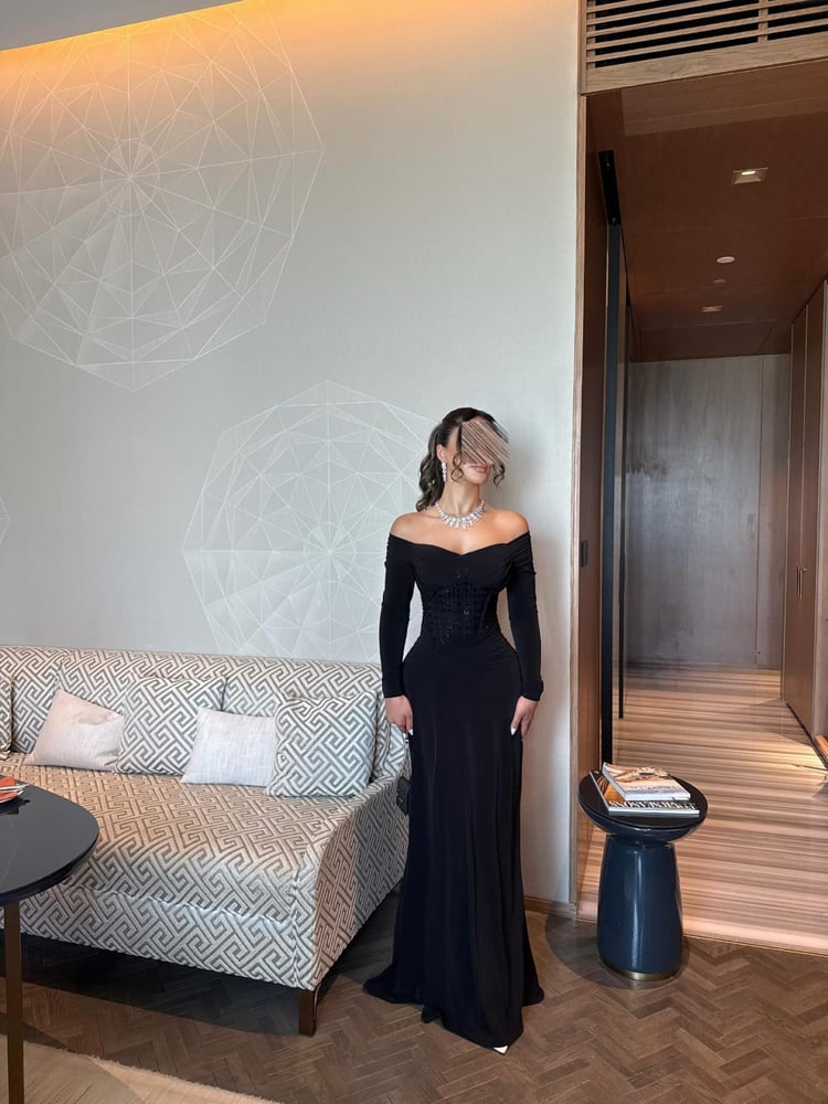 فستان سهرة أسود فاخر