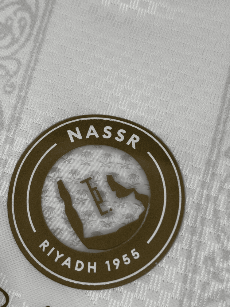 برواز تيشيرت النصر الثالث 2026/27 مُوقع من اللاعبين