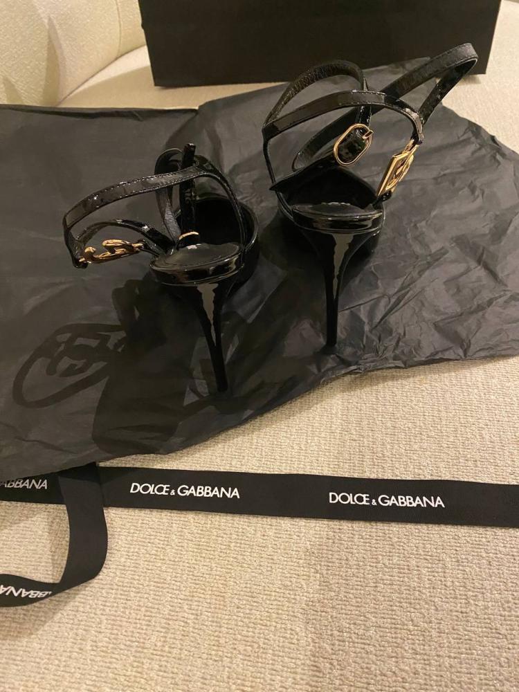 DG heels black