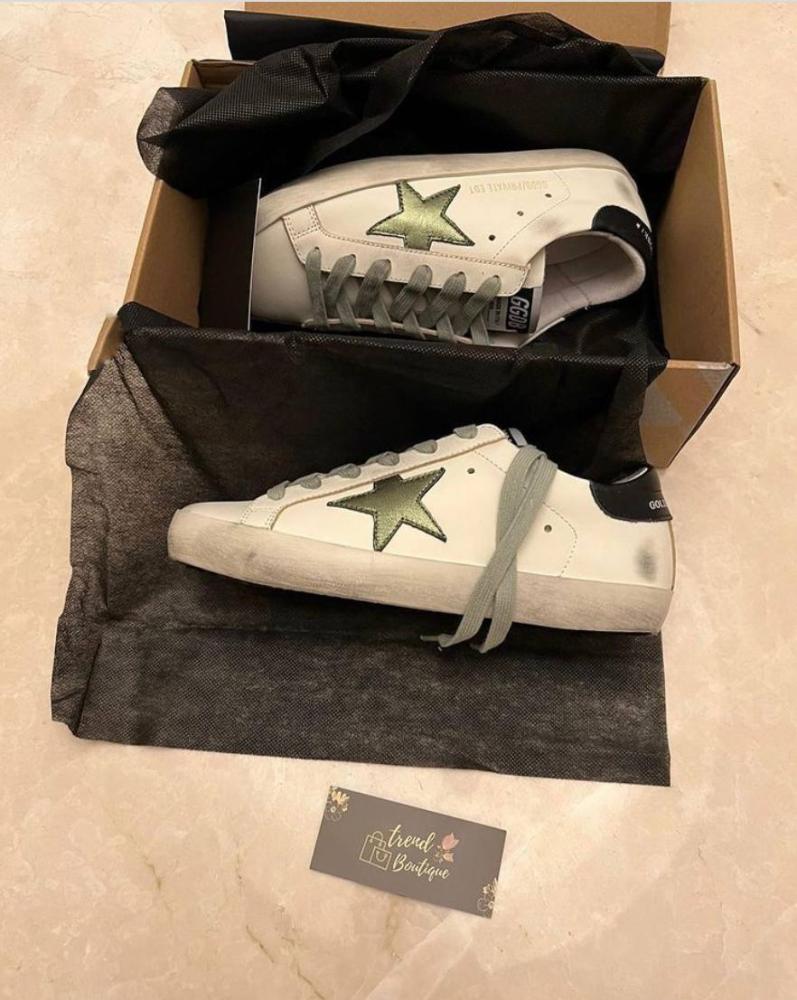 Golden Goose White/Grey Leather and Suede Superstar Sneakers