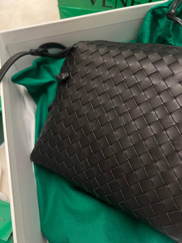 Botte Veneta Black Intrecciato Leather Double Zip Nodini Crossbody Bag