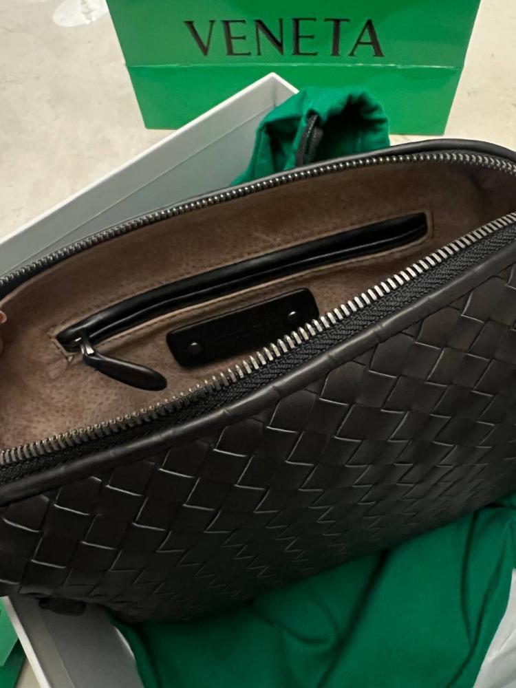 Botte Veneta Black Intrecciato Leather Double Zip Nodini Crossbody Bag