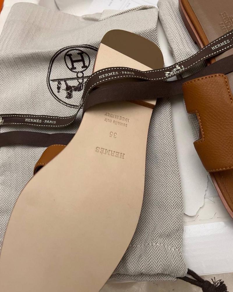 Hermes brown Leather Oran Flat Sandals
