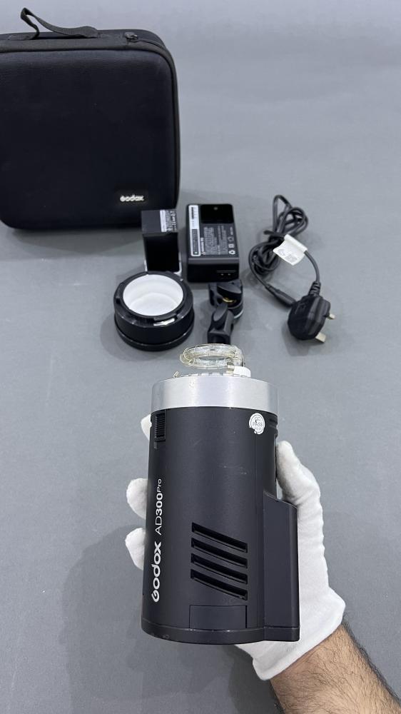 فلاش godox AD300 Pro
