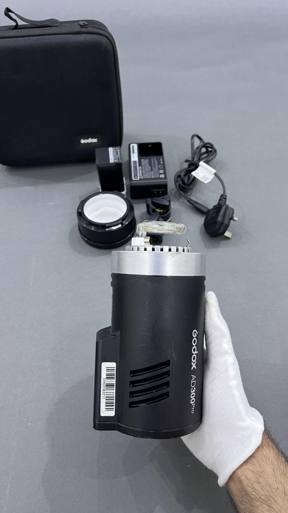 فلاش godox AD300 Pro