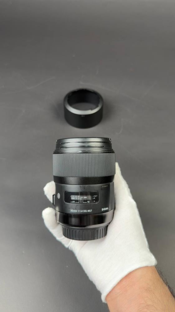 عدسة سيقما 35mm f1.4 لكميرات كانون