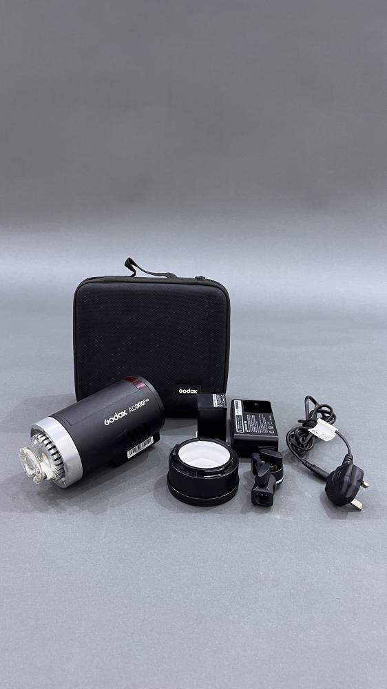 فلاش godox AD300 Pro