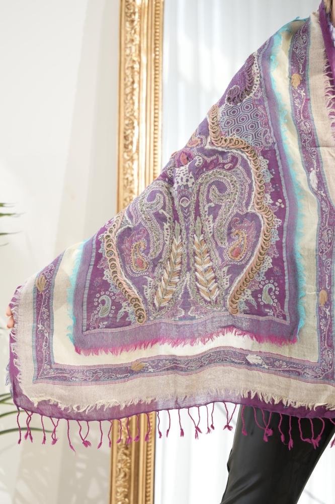 شال كشميري عتيق من صوف باشمينا أصلي مشغول تطريز يدوي بمزيج ألوان متناغمه لمظهر فاخر وأنيق و دافىء