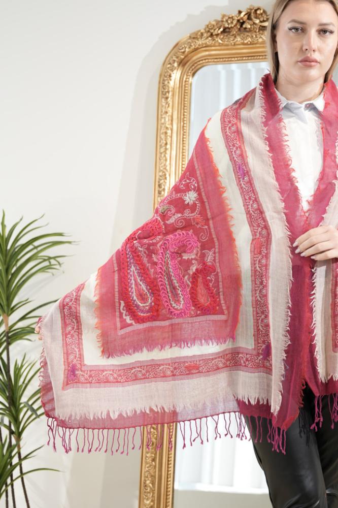 شال كشميري عتيق من صوف باشمينا أصلي مشغول تطريز يدوي بمزيج ألوان متناغمه لمظهر فاخر وأنيق و دافىء