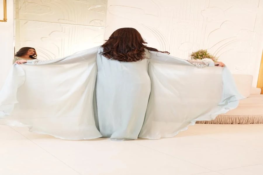 Whispering Breeze Cape