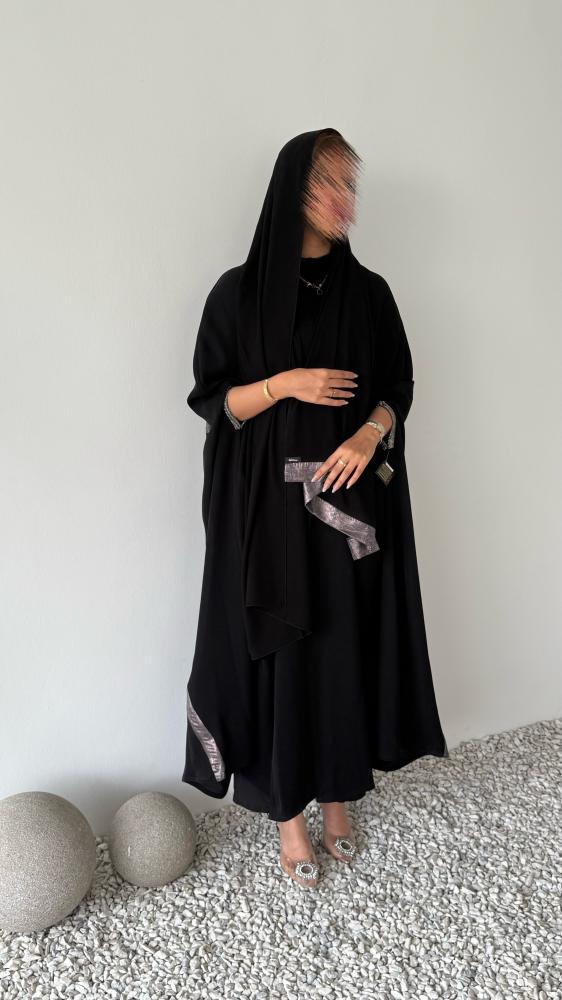 عباية كريب إنترنت كوري نص بشت قطري بأكمام شك وتدخيلات طلس خلفية فخمة | سدفة