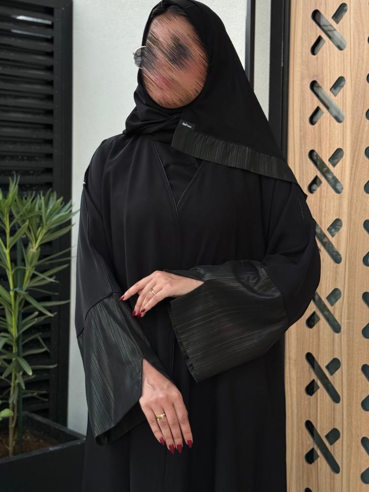عباية كريب انترنت اسود اكمام شيفون لمعه