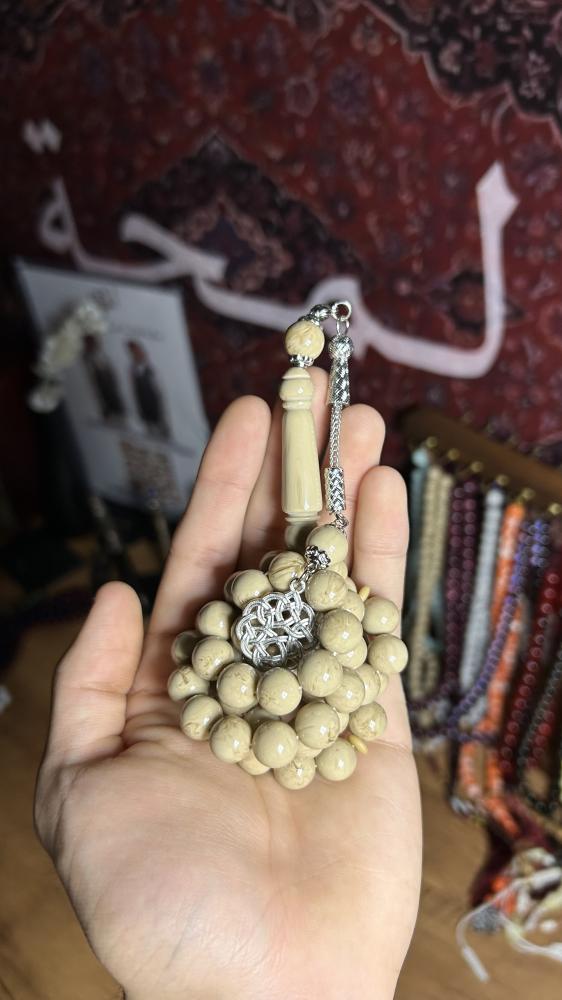 بكلايت معدن لون صحراوي