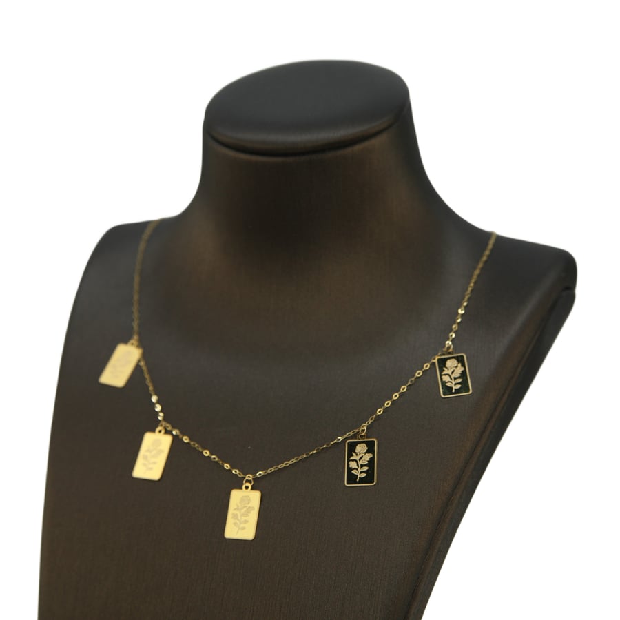 تفاصيل شوكر ذهب عيار 21 بنقوش زهرية مستطيلة ولمسة انيقة
