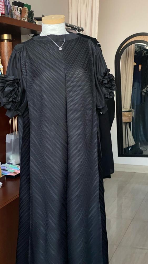 فستان اسود