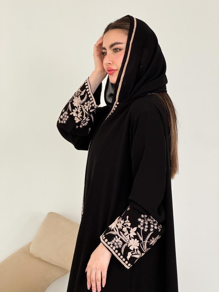 Khuzama abaya